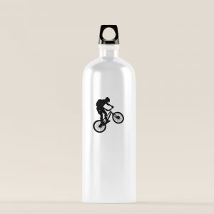 Botella squeeze deportivo metálico.